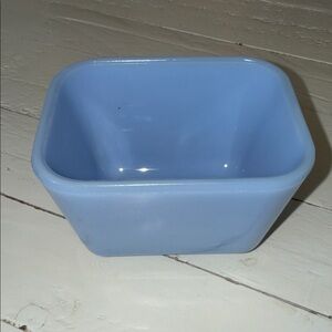 vintage Pyrex Delphite blue refrigerator dish, specifically a "fridgie